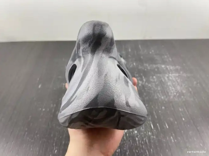 MX Granite IE4931 Yeezy Foam Adidas RNR 0520